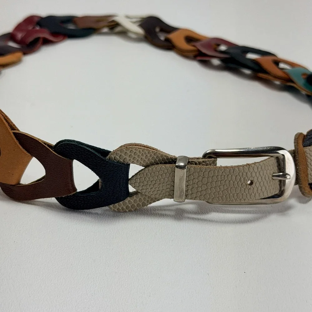 Vintage Womans Small Interlocking Multi-colored Leather Link Belt
